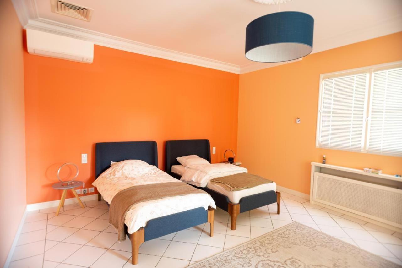 Les Frenes En Provence-Chateau Zen Aviñón Habitación foto