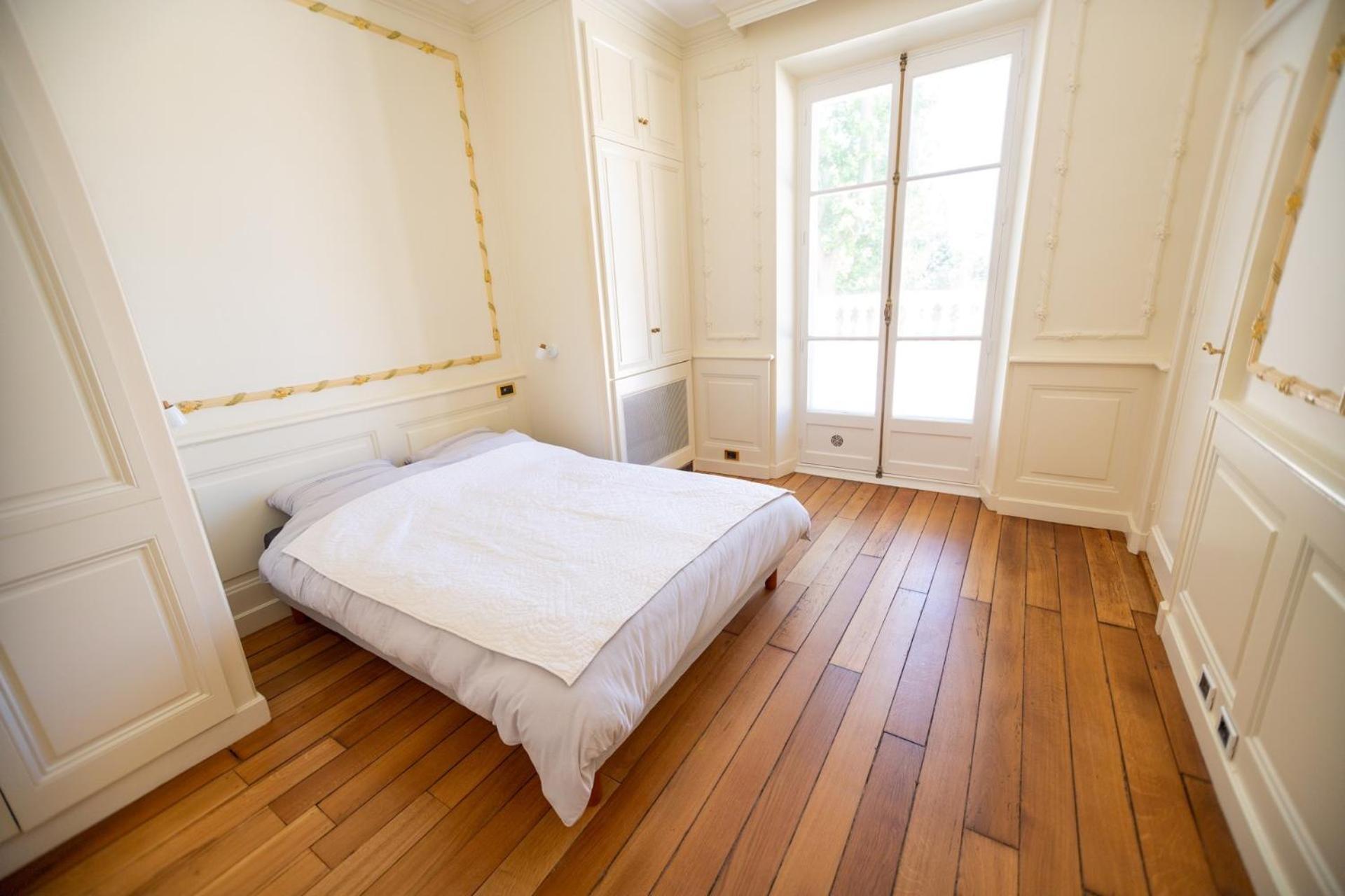 Les Frenes En Provence-Chateau Zen Aviñón Habitación foto